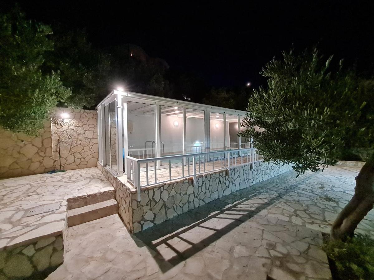 Vila Maslina Apartments Mit Pool Und Garten Nahe Am Strand Tucepi Luaran gambar