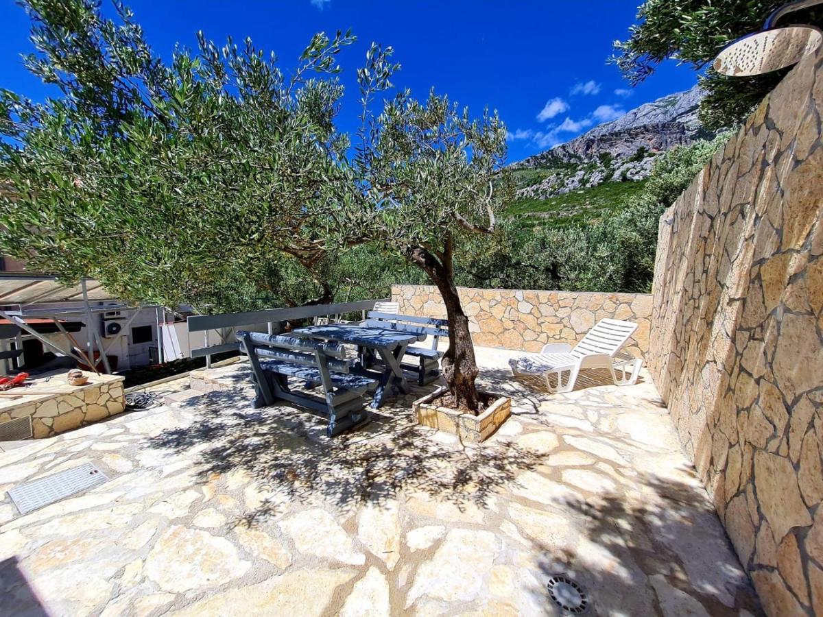 Vila Maslina Apartments Mit Pool Und Garten Nahe Am Strand Tucepi Luaran gambar