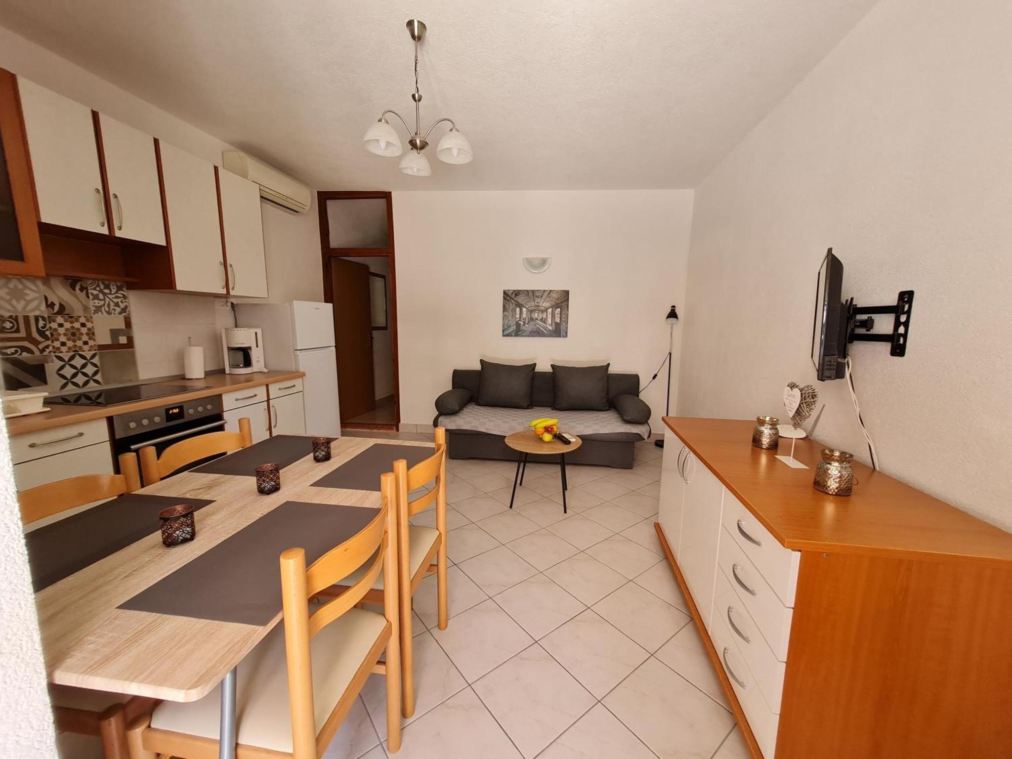 Vila Maslina Apartments Mit Pool Und Garten Nahe Am Strand Tucepi Bilik gambar