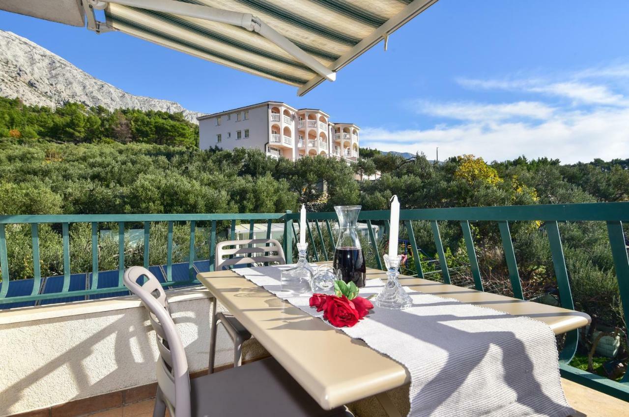 Vila Maslina Apartments Mit Pool Und Garten Nahe Am Strand Tucepi Luaran gambar